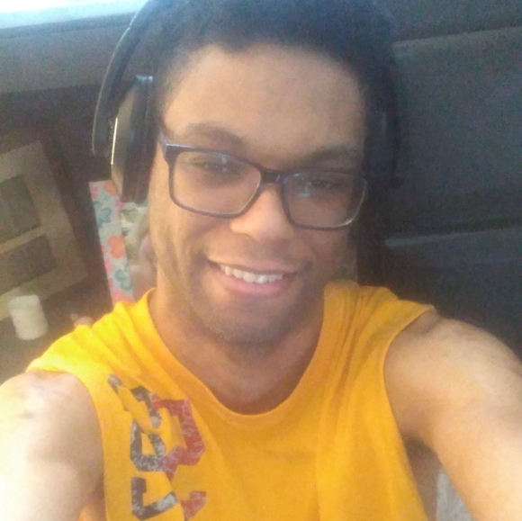 Meet your Posher, Darryl - Picture 3 of 3